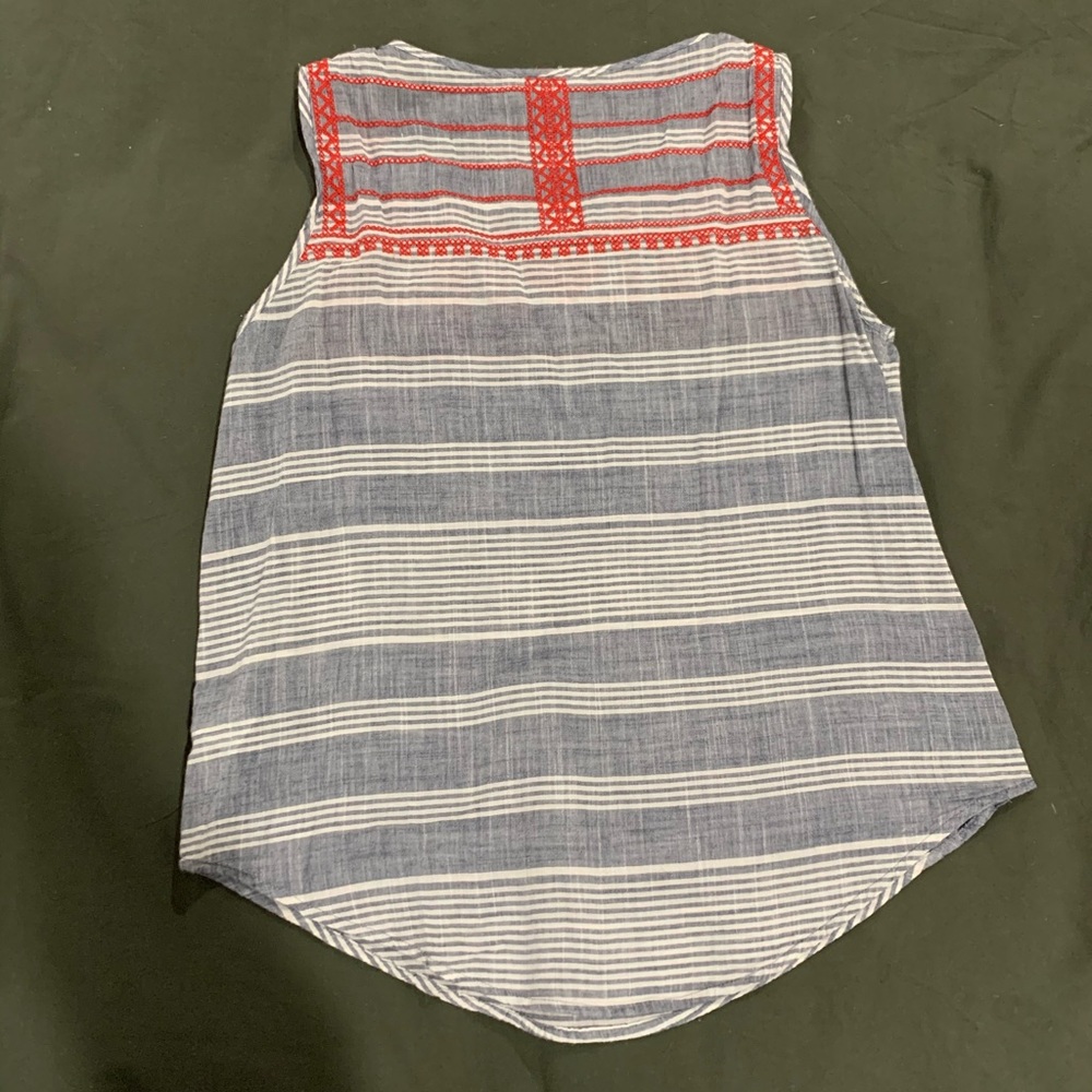 Le Sample Embroidered Tank - Picture 2 of 3